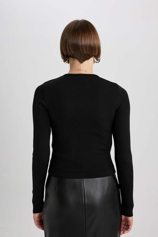 Приталенный свитер в рубчик с круглым вырезом - Defacto фото 6