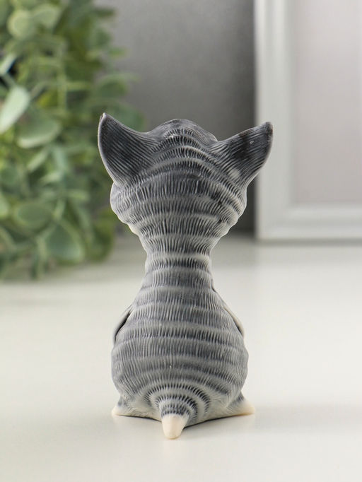 Сувенир "Кот худой с рыбой" 9,5 см