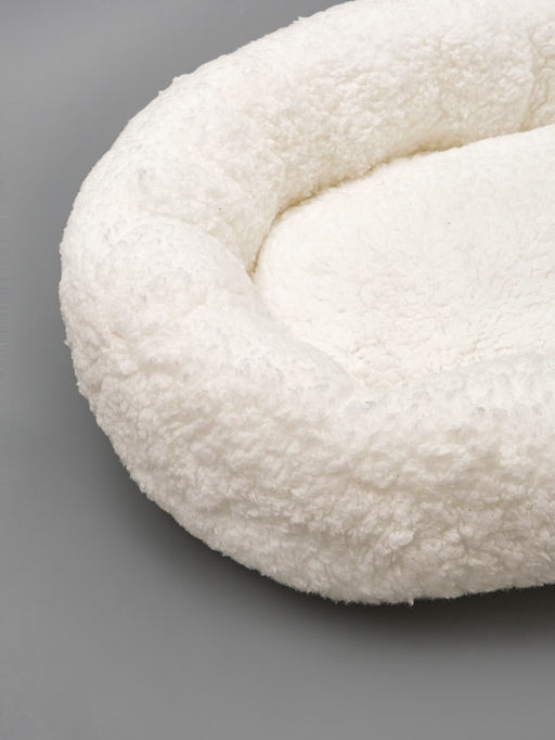 Лежанка для собак и кошек Уют, мягкий мех, 50 х 42 х 11 см, молочная - Пижон фото 9