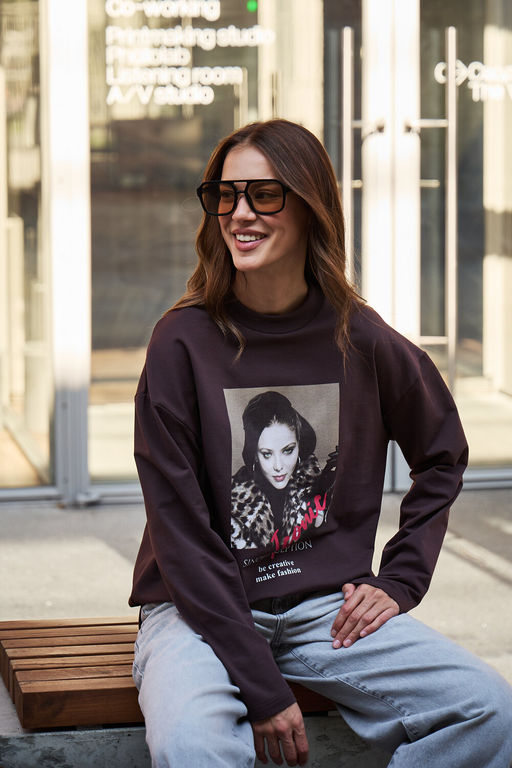 Лонгслив оверсайз с принтом