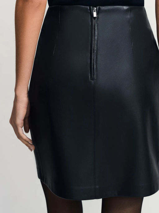 Юбка мини из искусственной кожи / Zarina