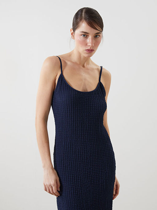 U Yaka Dokulu Elbise