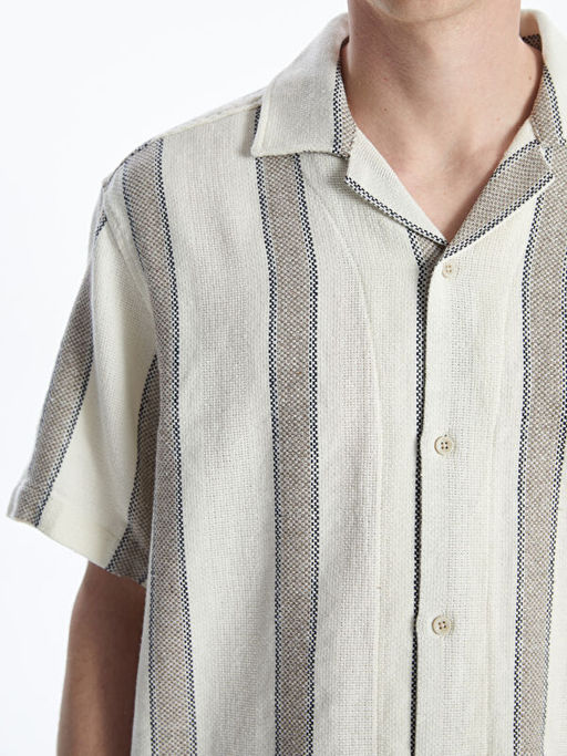 Regular Fit K?sa Kollu ?izgili Erkek G?mlek