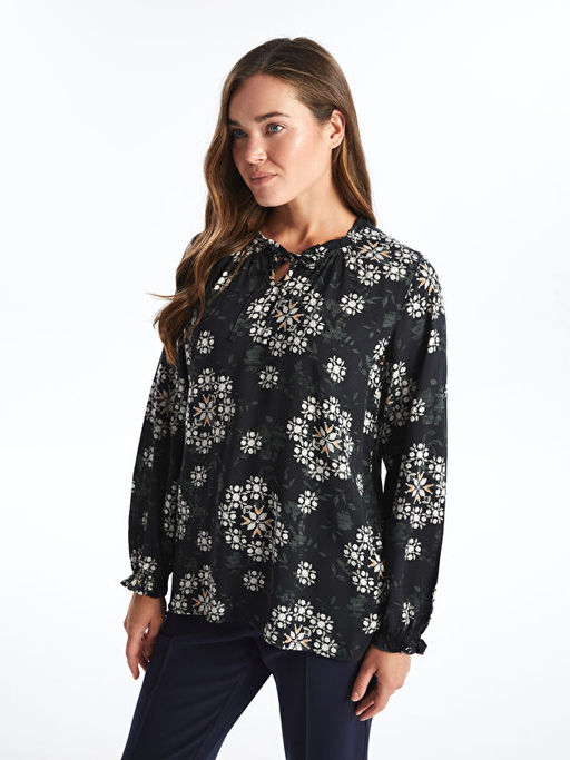 Ba?lamal? Yaka ?i?ekli Kad?n Bluz