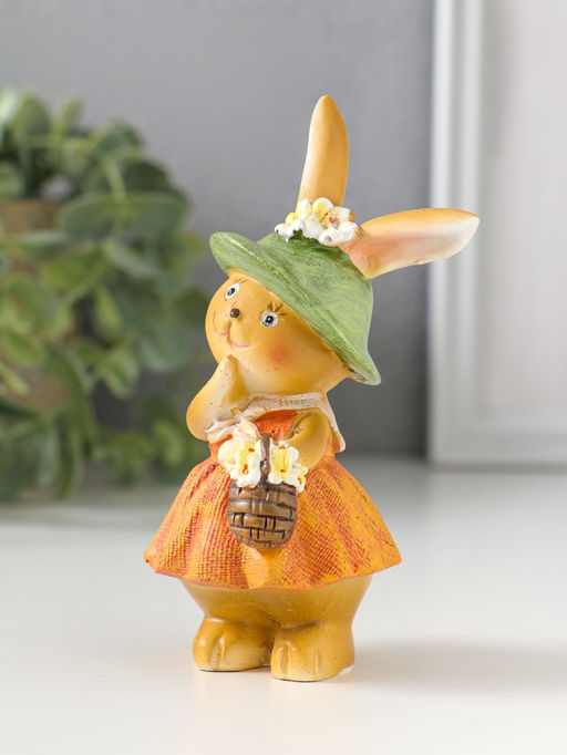 Цена за 2 шт. Фигурка полистоун «Зайка в рыжем сарафане и зелёной шляпке, с корзиной цветов», 4.5×4×10.5 см