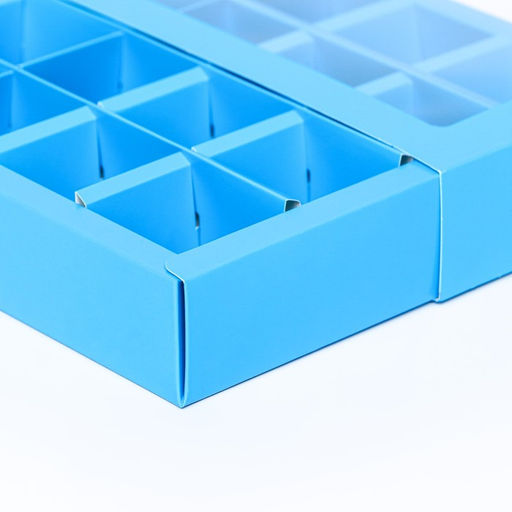 Коробка для конфет, 16 шт., голубая, 17.7×17.7×3.8 см