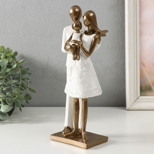 Фигурка полистоун «Папа, мама и дочь», 10×6.5×24.5 см