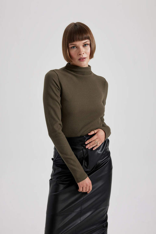 Облегающая футболка с воротником на бретельках и длинными рукавами в рубчик - Defacto фото 4