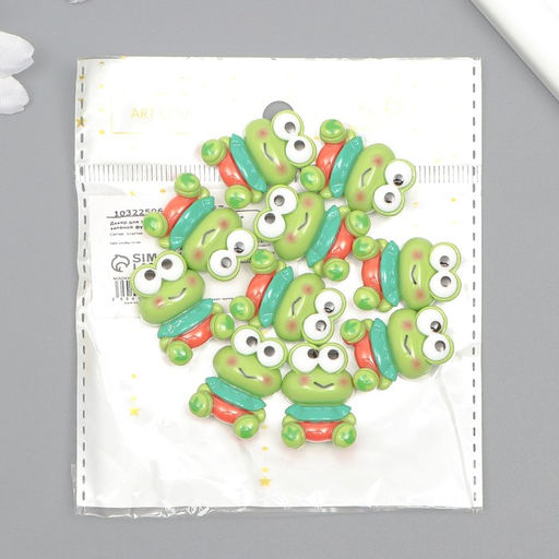 Цена за 9 шт. Декор для творчества пластик "Лягушка с румянцем, в зелёной футболке" 2,7х1,8х1 см