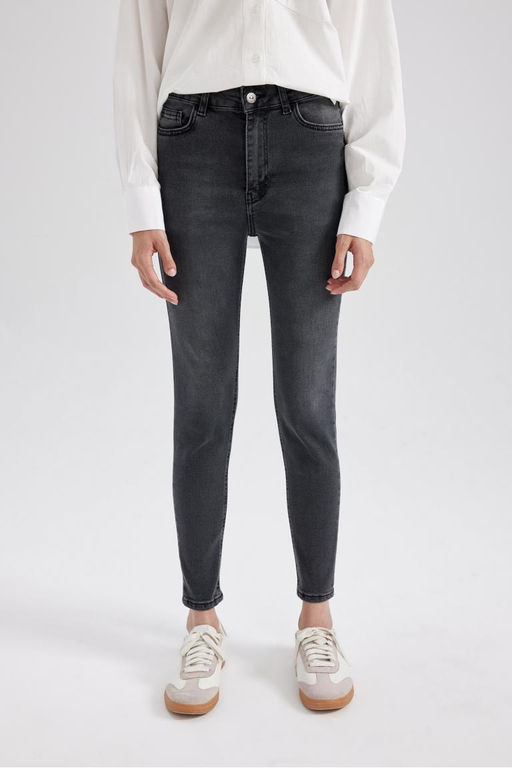 Джинсовые брюки скинни длиной до щиколотки с нормальной талией Rebeca