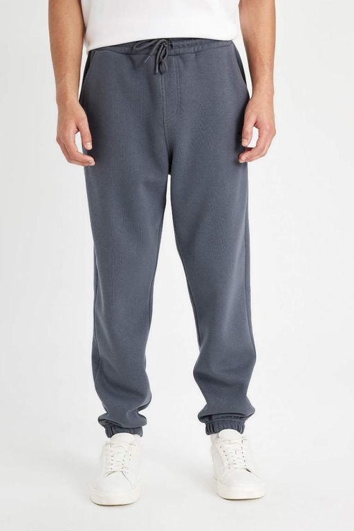 Мужские спортивные штаны обычного кроя антрацитового цвета с карманами и эластичными штанинами - Defacto фото 4