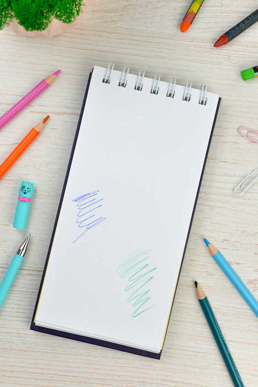 Скетчпад 105х210 мм, 80 л, блок - 3 цвета (серый,белый,кремовый) 80 г/м?, арт. 62766 СТЕКЛЯННЫЙ МИШКА /обложка полноцветная печать, твёрдый переплёт, гребень по короткой стороне, матовая ламинация,