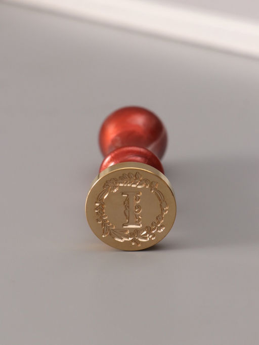 Печать для сургуча с пластиковой ручкой «Венок с буквой I», 2.5×2.5×6.3 см