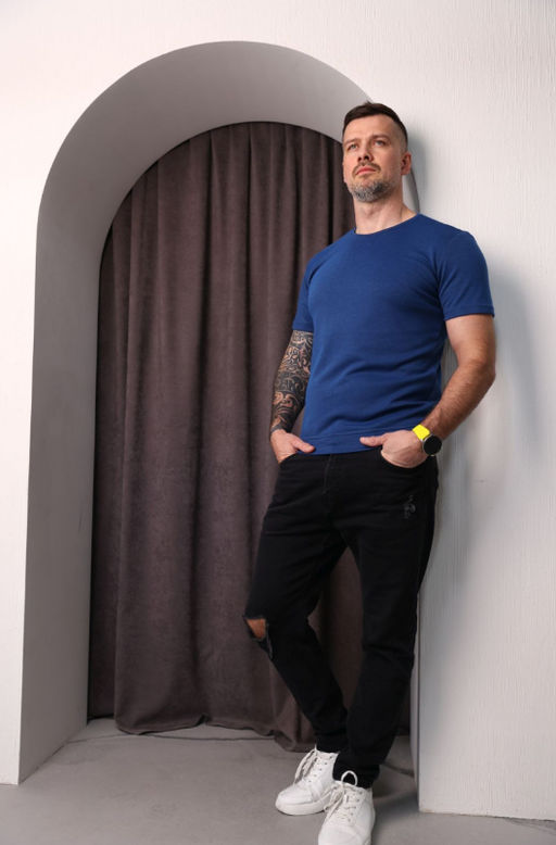 Стильная футболка