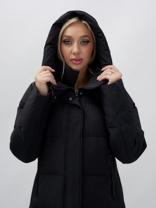 Куртка зимняя женская с капюшоном удлиненная стеганная черного цвета 9629Ch - Mtforce фото 7