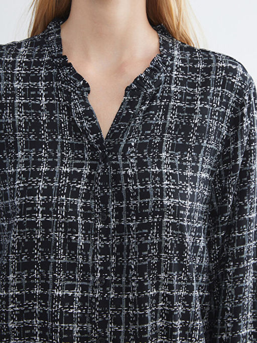 Ka??k Yaka Desenli Kad?n G?mlek