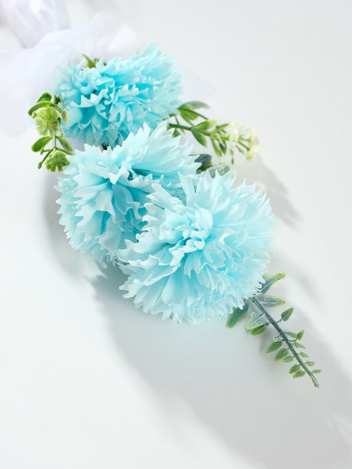 Букет из мыльных лепестков для ванны «Три гвоздики на подиуме», подарочный, голубой, 8×8×25 см