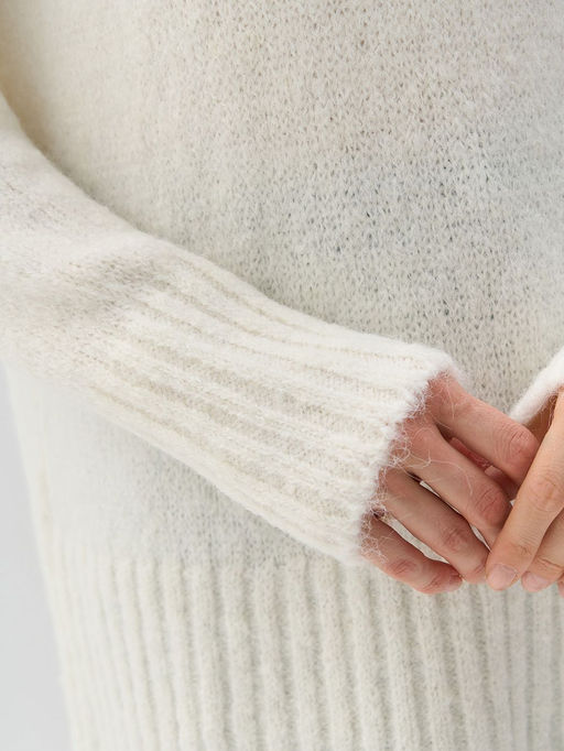 Свитер женский 5242-41500. 3801 белый