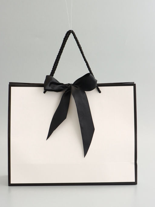 Пакет подарочный, белый, с бантом, 32 х 25 х 11 см