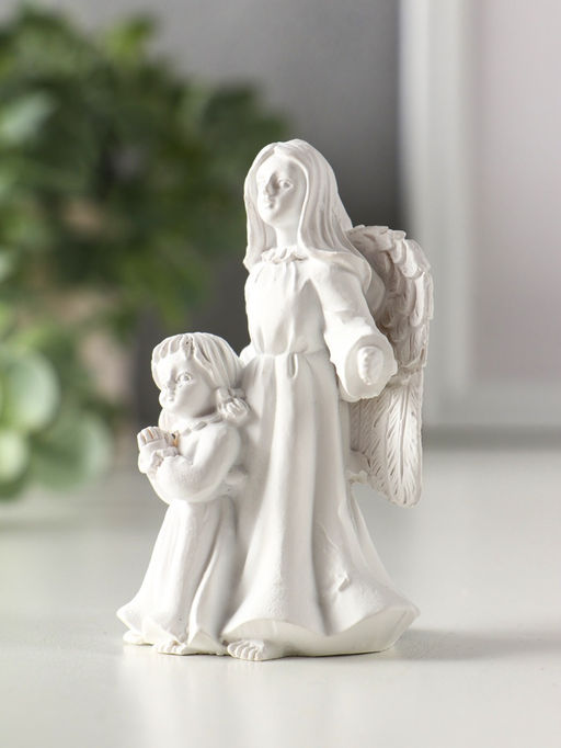 Фигурка полистоун «Девушка-ангел с ребёнком», белый, 5.2×4.2×8.3 см, МИКС