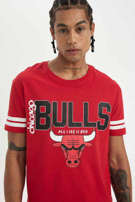 DeFactoFit Футболка стандартного кроя с круглым вырезом и короткими рукавами NBA Chicago Bulls  фото 3