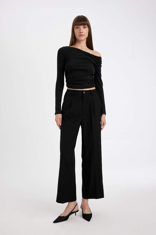 Женская черная облегающая однотонная футболка в рубчик с узким вырезом на одно плечо и длинным рукавом - Defacto фото 2