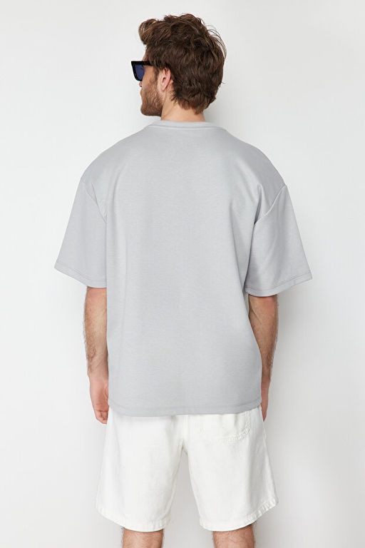 Gri Oversize/Geni_ Kesim Y_lan Nak__l_ Kal_n _nterlok T-Shirt TMNSS24TS00018 - Trendyolmilla фото 2