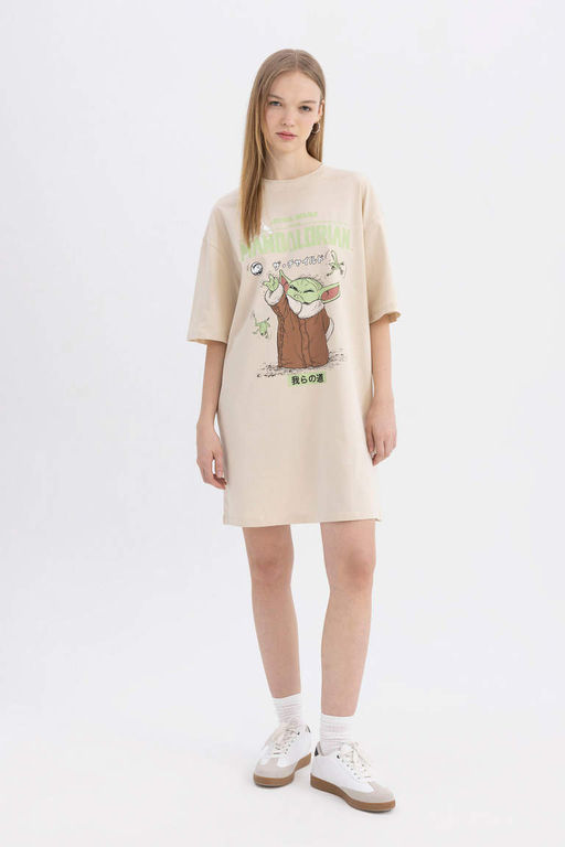 Мини-платье-футболка из чесаного хлопка с короткими рукавами и принтом Cool Star Wars-Mandalorian с круглым вырезом - Defacto фото 2