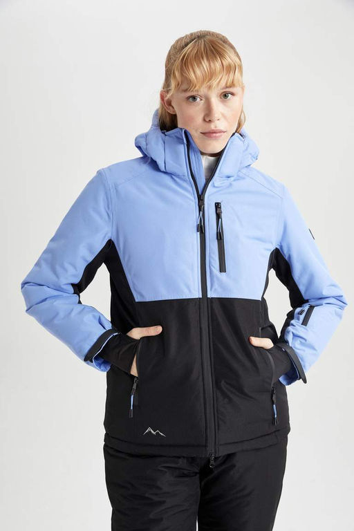 Водоотталкивающее лыжное пальто стандартного кроя DeFactoFit с капюшоном и флисовой подкладкой фото 6