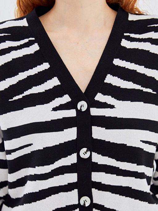 V Yaka Zebra Desenli Kad?n Triko H?rka
