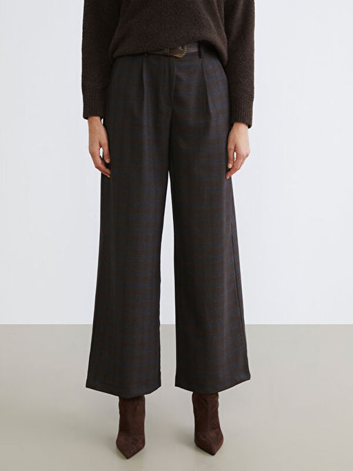 Standart Fit Ekose Kad?n Pileli Pantolon