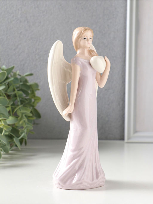 Сувенир керамика "Девушка-ангел в сиреневом платье с сердцем в руке" 8,4х6,3х18 см