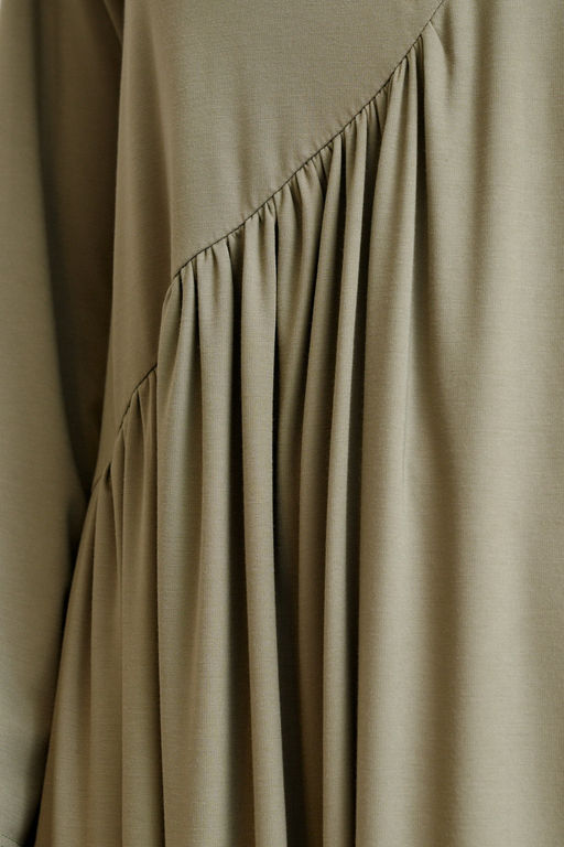 Платье из трикотажа свободного А-силуэта Marlen (Цвет: Хакки) - Morozov Amavie фото 5