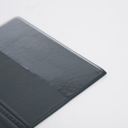 Цена за 2 шт. Обложка для паспорта, красная