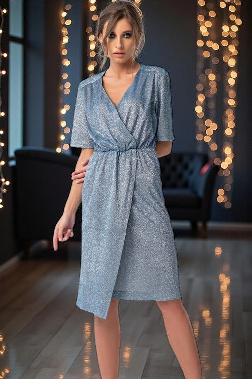 Платье из ткани с напылением