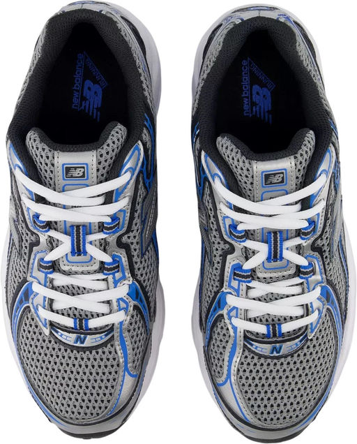 Кроссовки взрослые