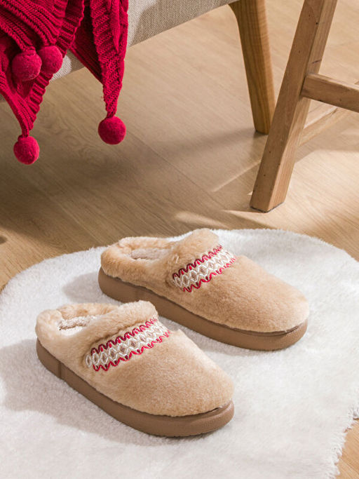 Kad?n Pel?? Ev Terli?i