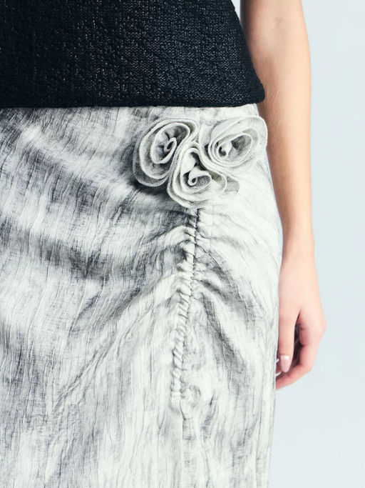 Юбка миди со сборкой и цветами / Zarina