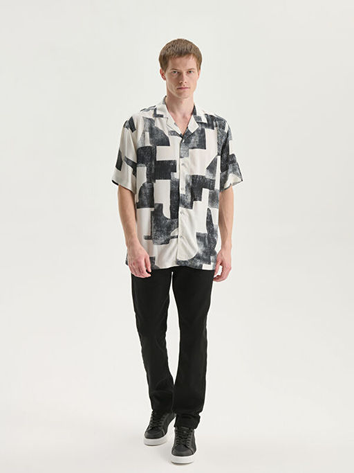 Regular Fit K?sa Kollu Desenli Erkek G?mlek