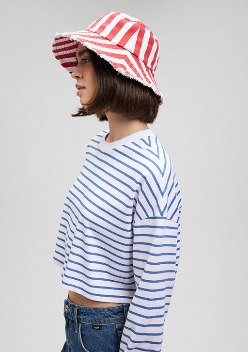 K?rm?z? Cizgili Bucket Sapka