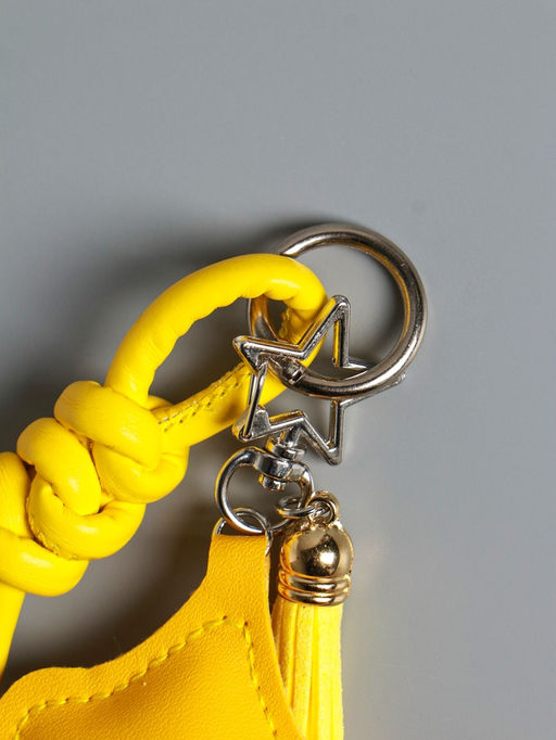 Брелок для ключей на карабине кожзам «Терьер», с узлом, жёлтый, на сумку, рюкзак, 14×8×1.2 см