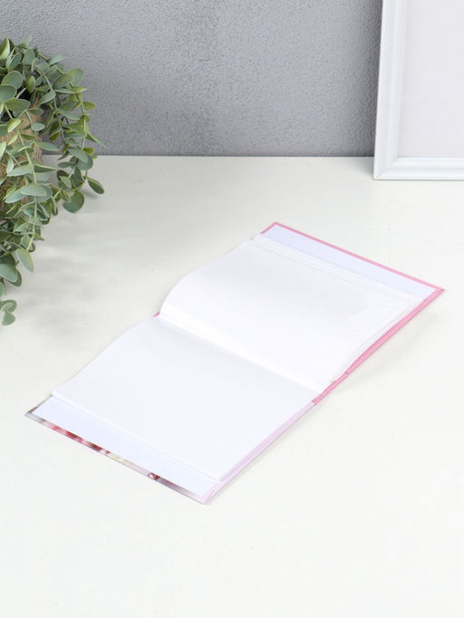 Фотоальбом на 40 фото 10х15 см "Сердце и розовая роза с бабочкой" в коробке 4,5х14х17 см