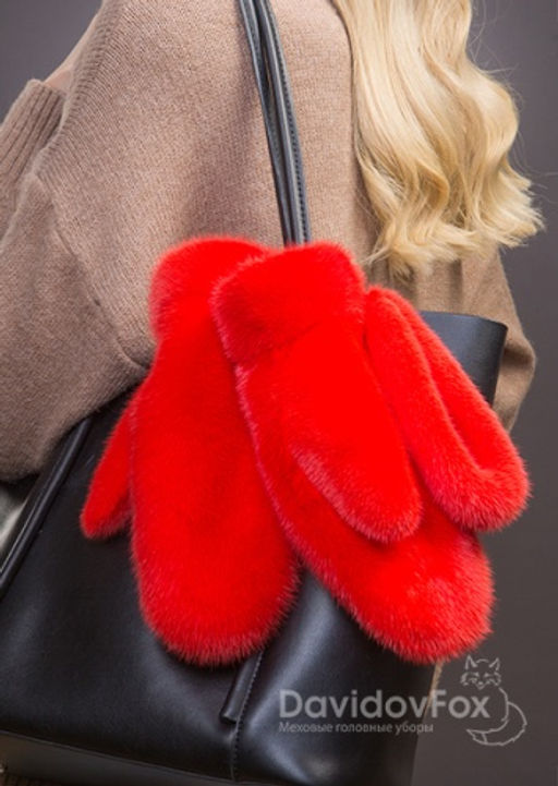 Варежки норка алые