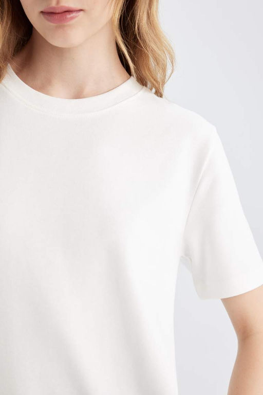 Женская белая однотонная футболка с круглым вырезом стандартного кроя с короткими рукавами - Defacto фото 5