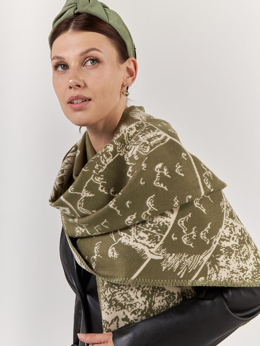 В СОСТАВЕ ШЕРСТЬ и КАШЕМИР Большой, мягкий, теплый однотонный двусторонний палантин.