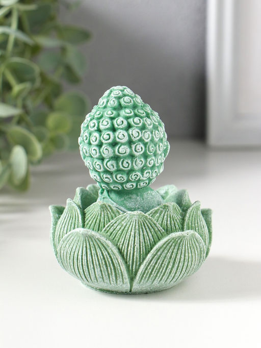 Сувенир полистоун "Лотос и маленький Будда" зелёный 7,5х7,5х9,5 см