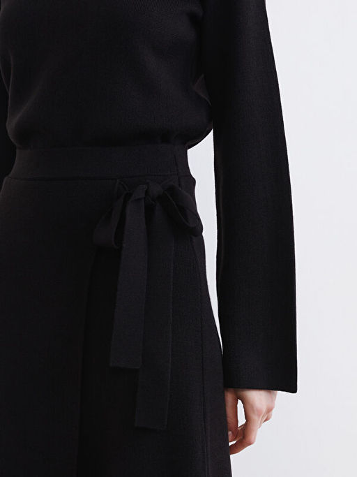 Beli Ba?lamal? Triko Etek