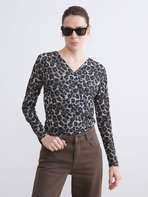 B?y?k Beden Kruvaze Yaka Leopar Desenli Bluz