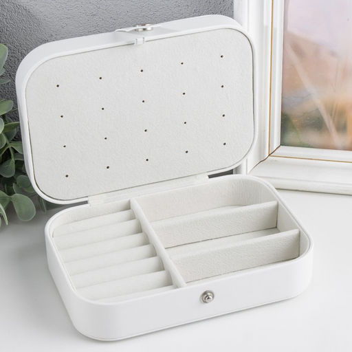 Шкатулка кожзам для украшений "Матовая гладь" белая 16х11х5 см