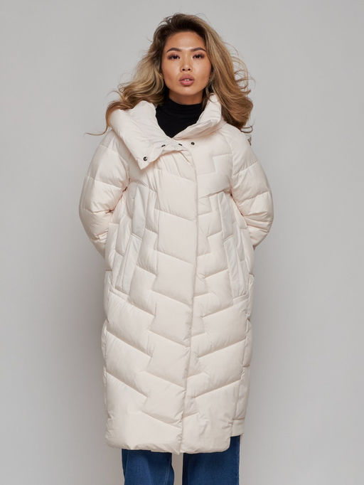 Пальто утепленное молодежное зимнее женское бежевого цвета 52355B - Holdluck фото 10